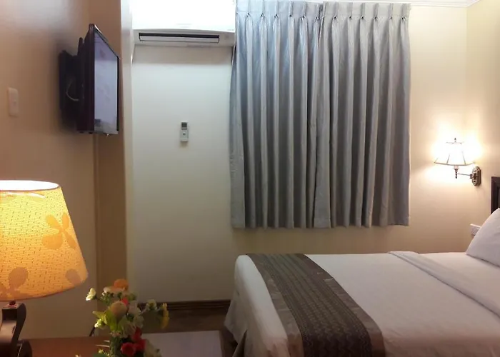 Grand Laurel Hotel