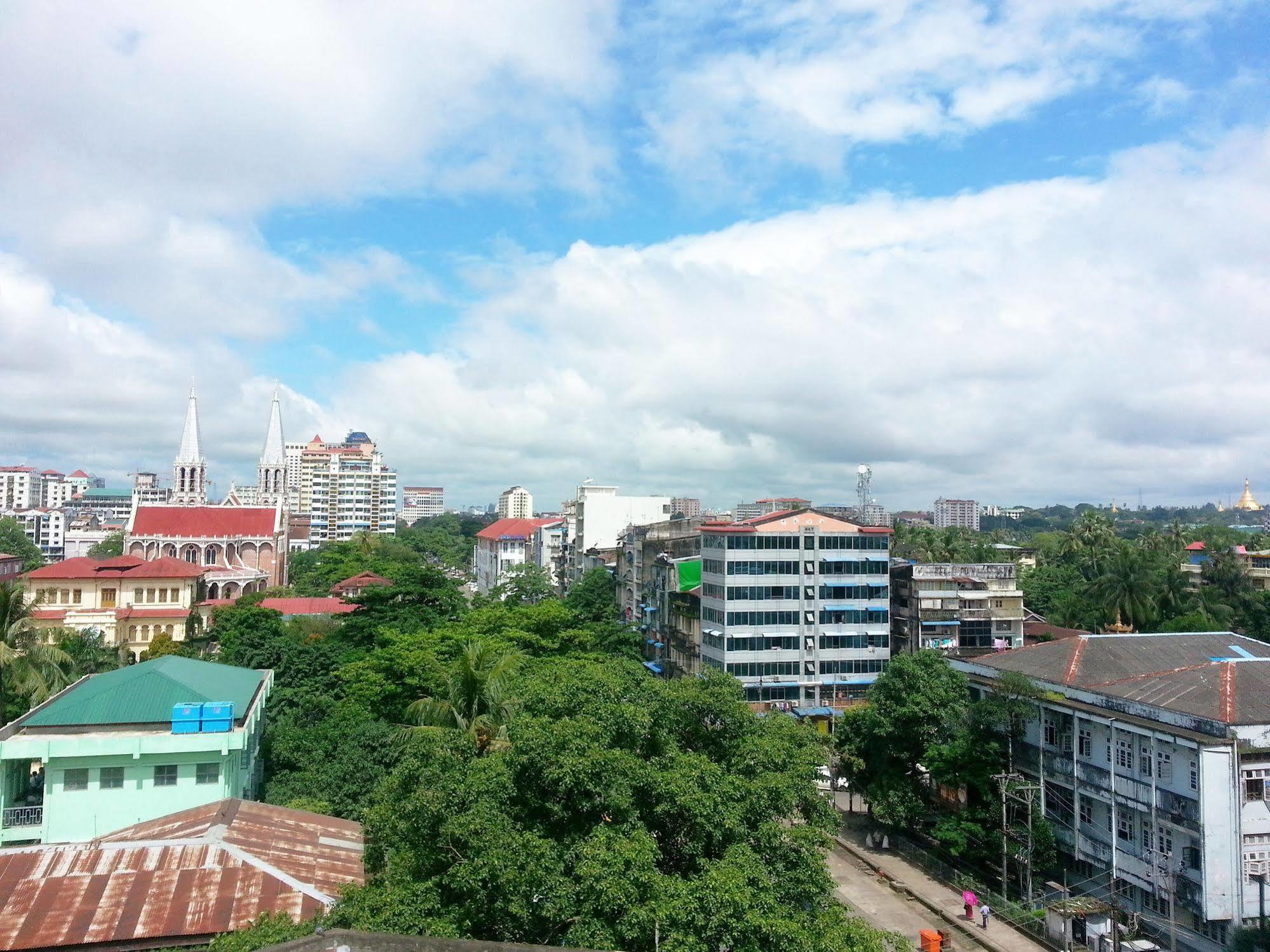 Hotel Grand Laurel 3*