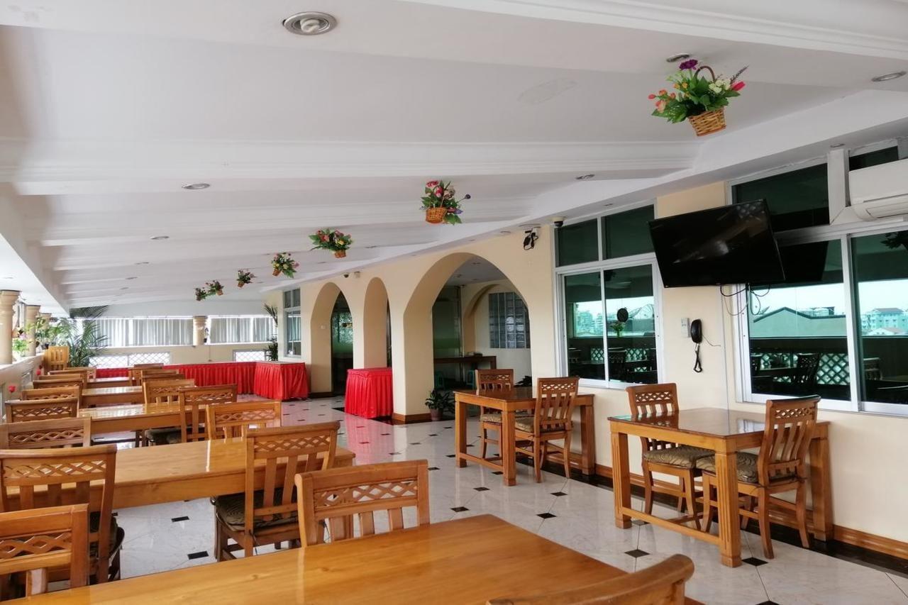 Grand Laurel Отель 3*