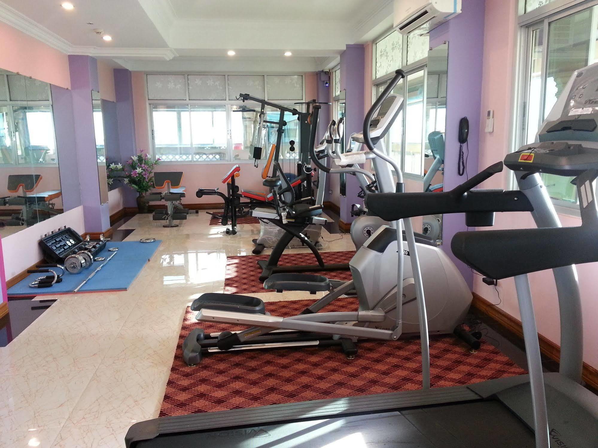 Grand Laurel Отель 3*