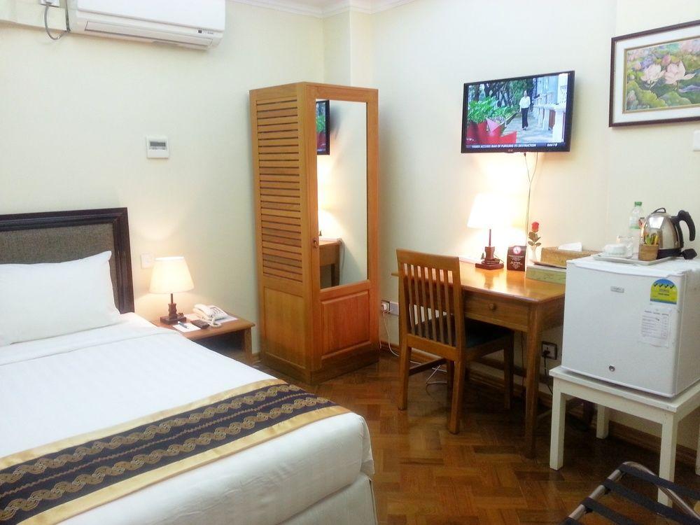 Grand Laurel Hotel 3*