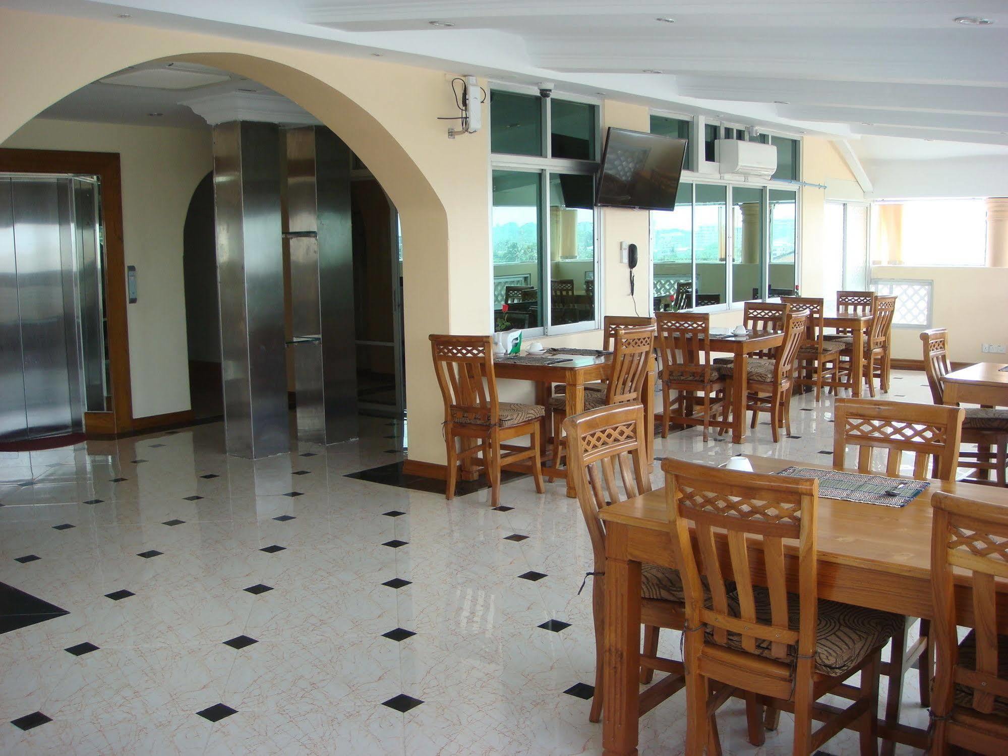 Grand Laurel Hotel