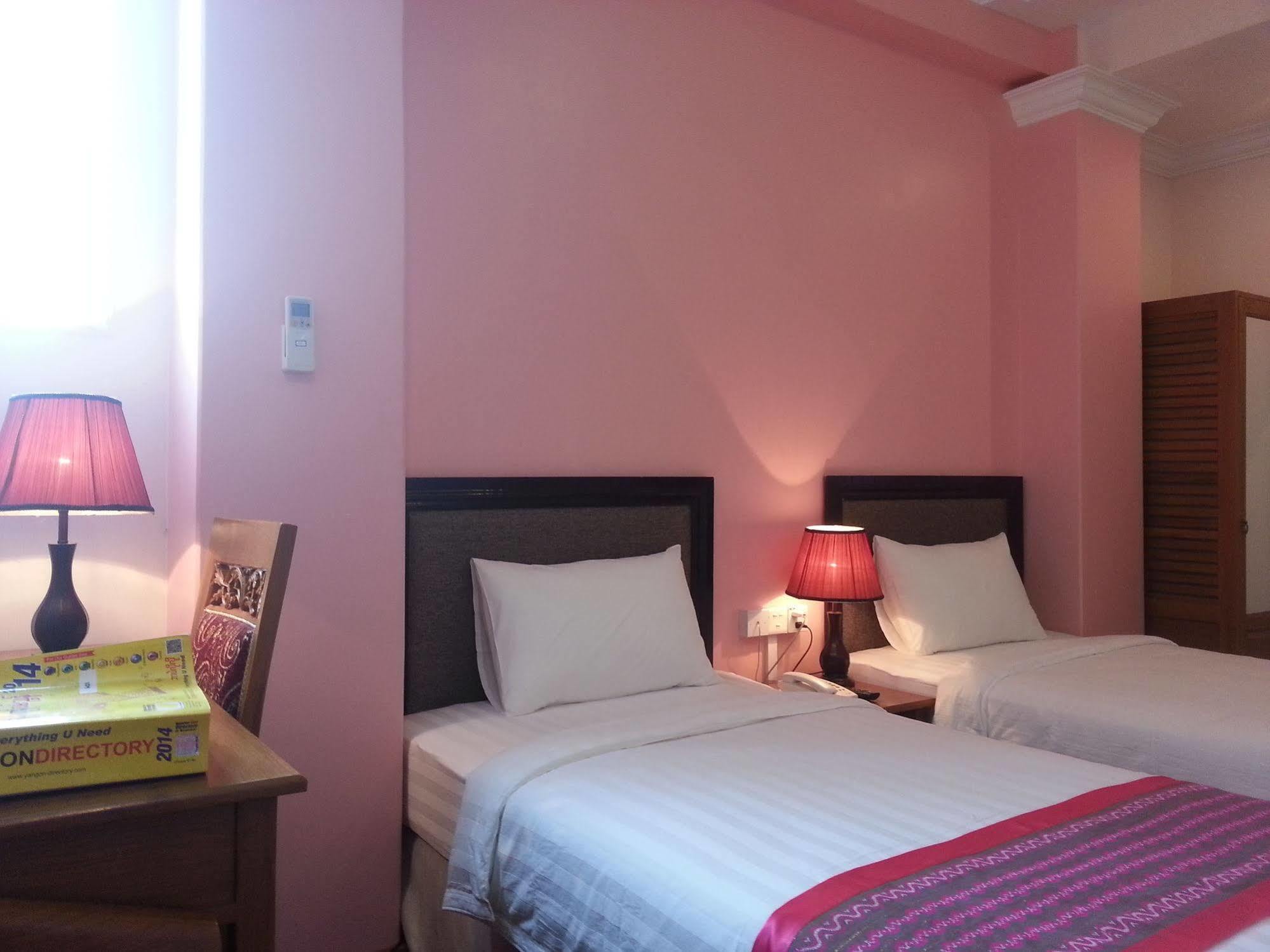 Grand Laurel Hotel
