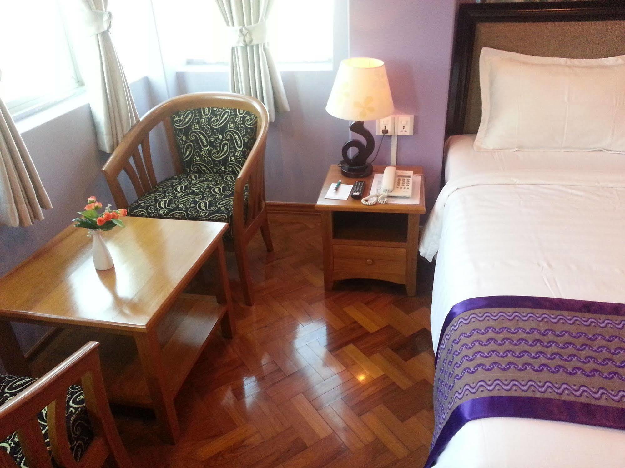 Grand Laurel Hotel 3*