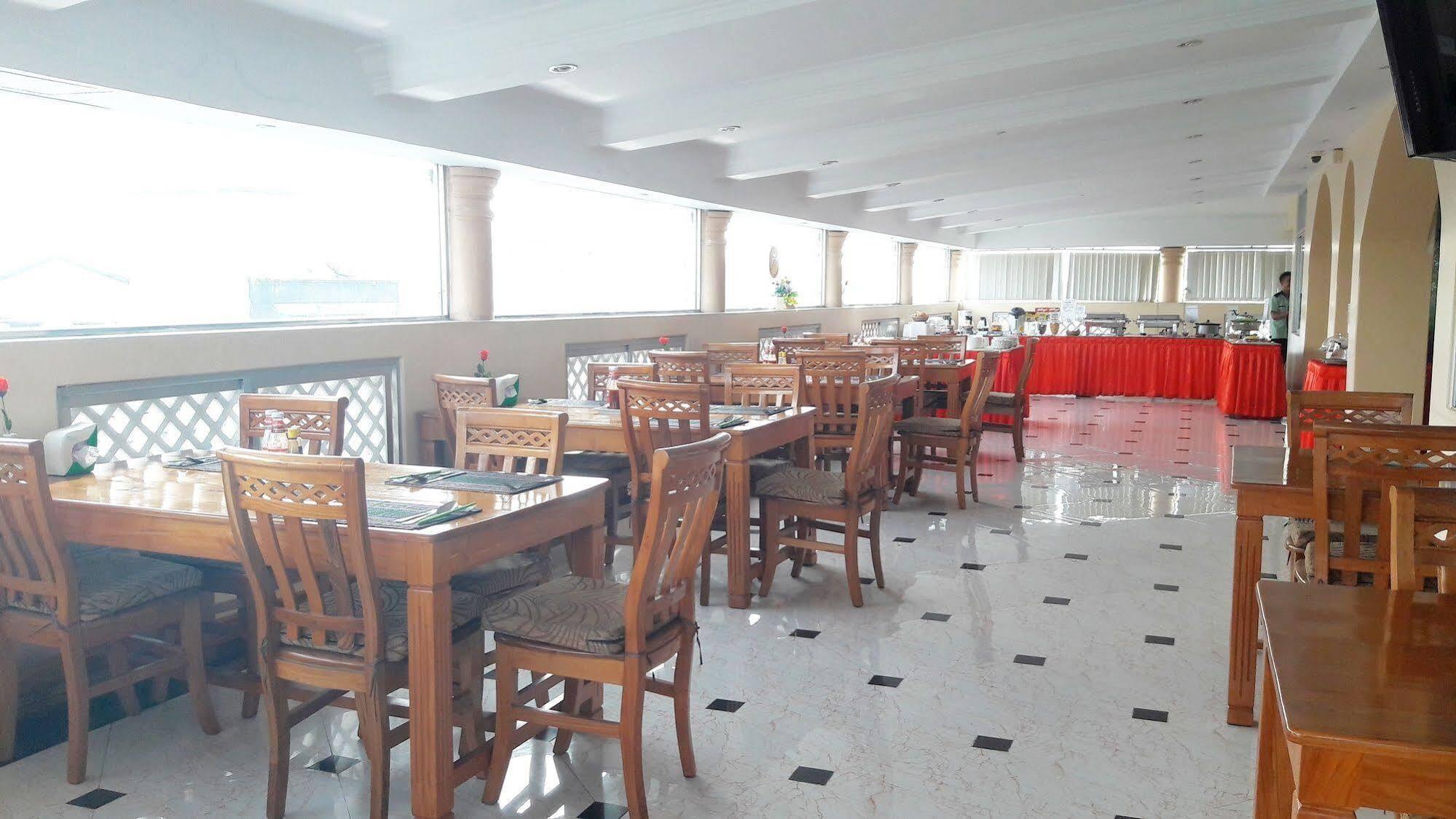 Grand Laurel Yangon
